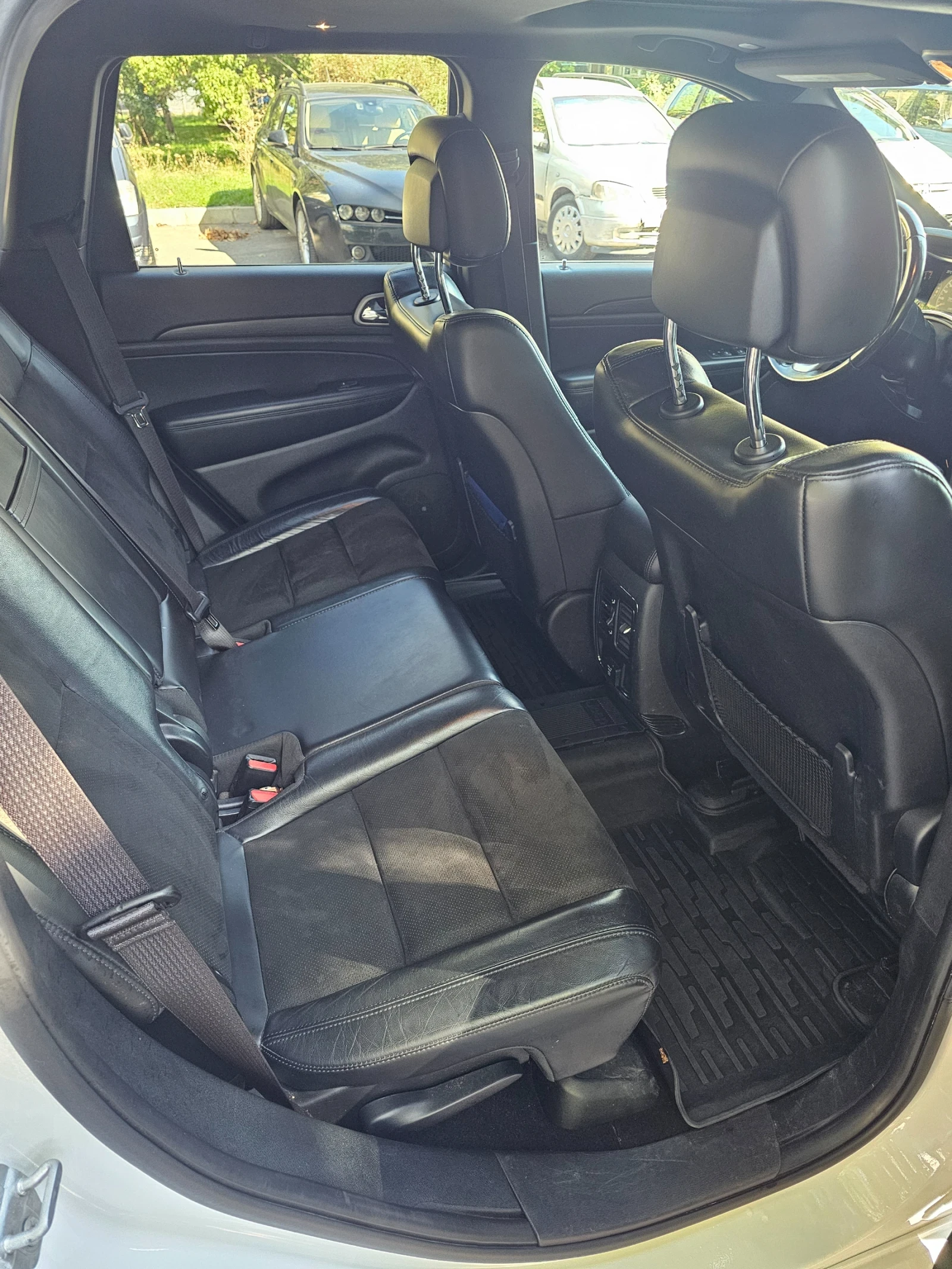 Jeep Grand cherokee 3.6, снимка 11 - Автомобили и джипове - 54295451