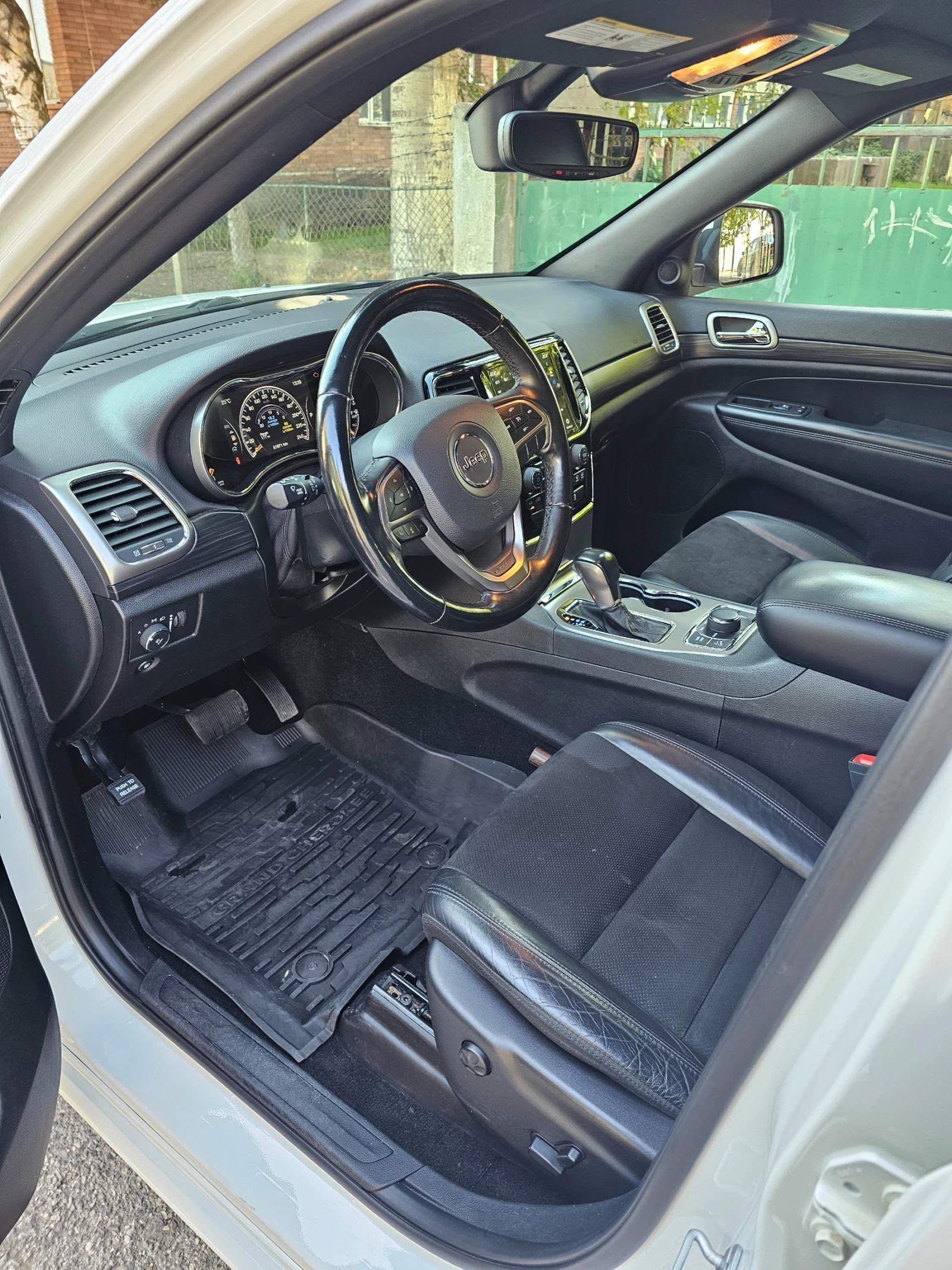 Jeep Grand cherokee 3.6, снимка 9 - Автомобили и джипове - 54295451