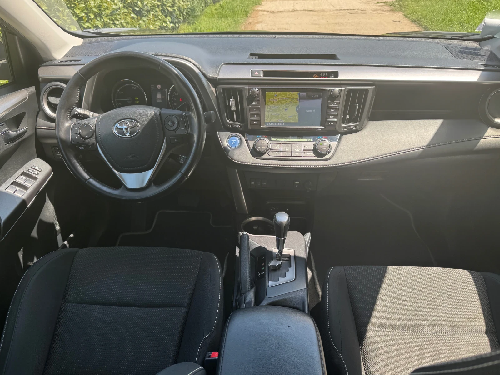 Toyota Rav4 Hybrid, снимка 11 - Автомобили и джипове - 54566629