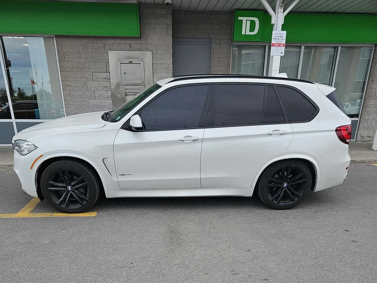 BMW X5 * xDrive35i * АВТОКРЕДИТ * ОТ ПРЕДСТАВИТЕЛСТВО, снимка 2 - Автомобили и джипове - 54635430