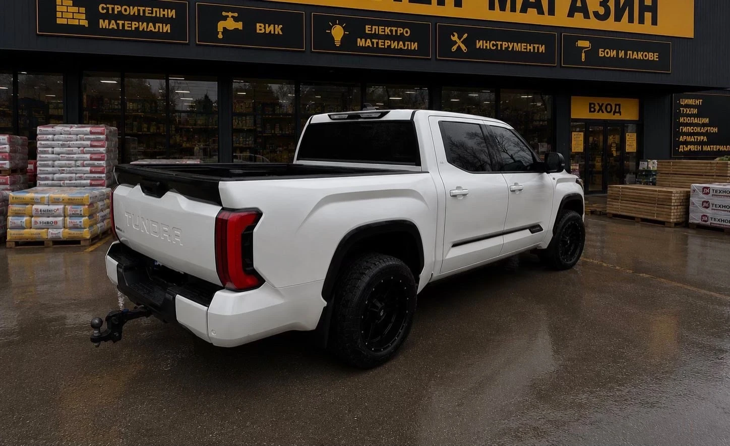 Toyota Tundra Platinum i-FORCE MAX HYBRID 4x4, снимка 3 - Автомобили и джипове - 55079028