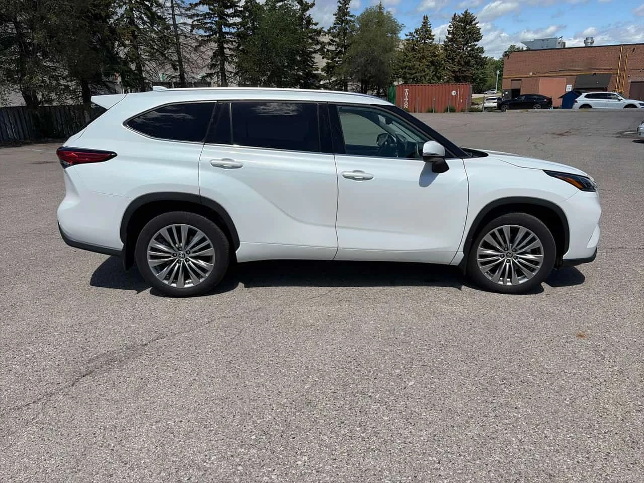 Toyota Highlander * AWD * CARFAX * JBL * HEAD UP * ОБДУХВАНЕ * , снимка 3 - Автомобили и джипове - 55175612