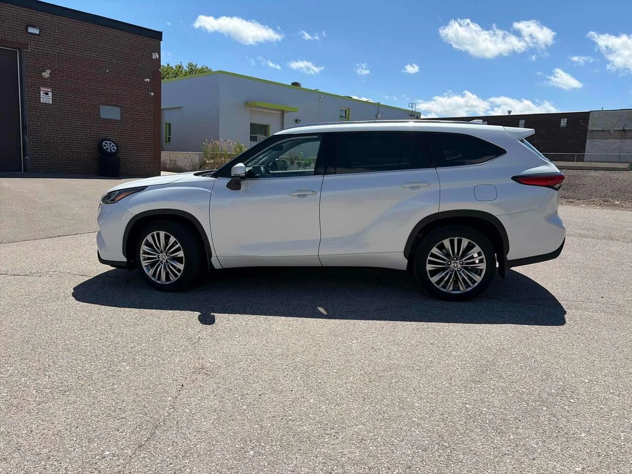 Toyota Highlander * AWD * CARFAX * JBL * HEAD UP * ОБДУХВАНЕ * , снимка 2 - Автомобили и джипове - 55175612