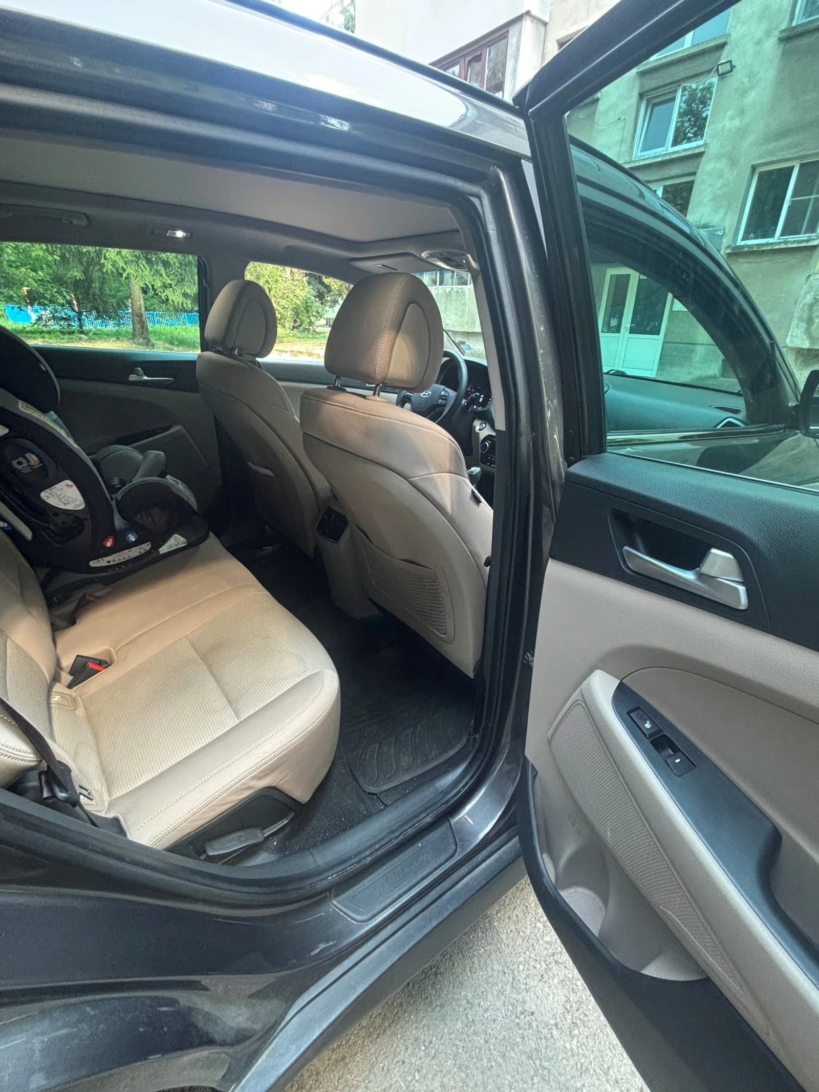 Hyundai Tucson 1.7 CRDI Xpossible , снимка 10 - Автомобили и джипове - 55464905