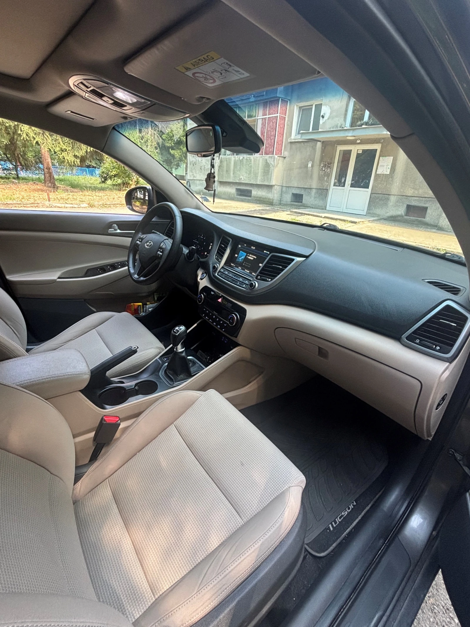 Hyundai Tucson 1.7 CRDI Xpossible , снимка 11 - Автомобили и джипове - 55464905