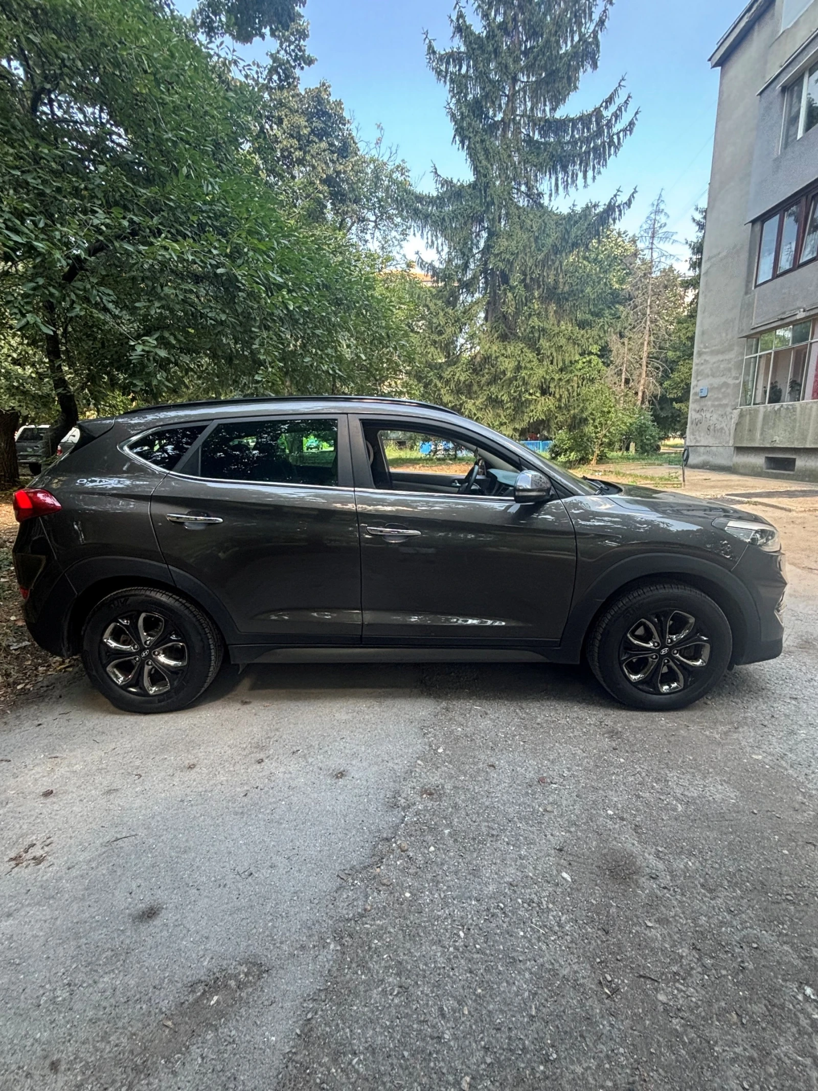 Hyundai Tucson 1.7 CRDI Xpossible , снимка 4 - Автомобили и джипове - 55464905