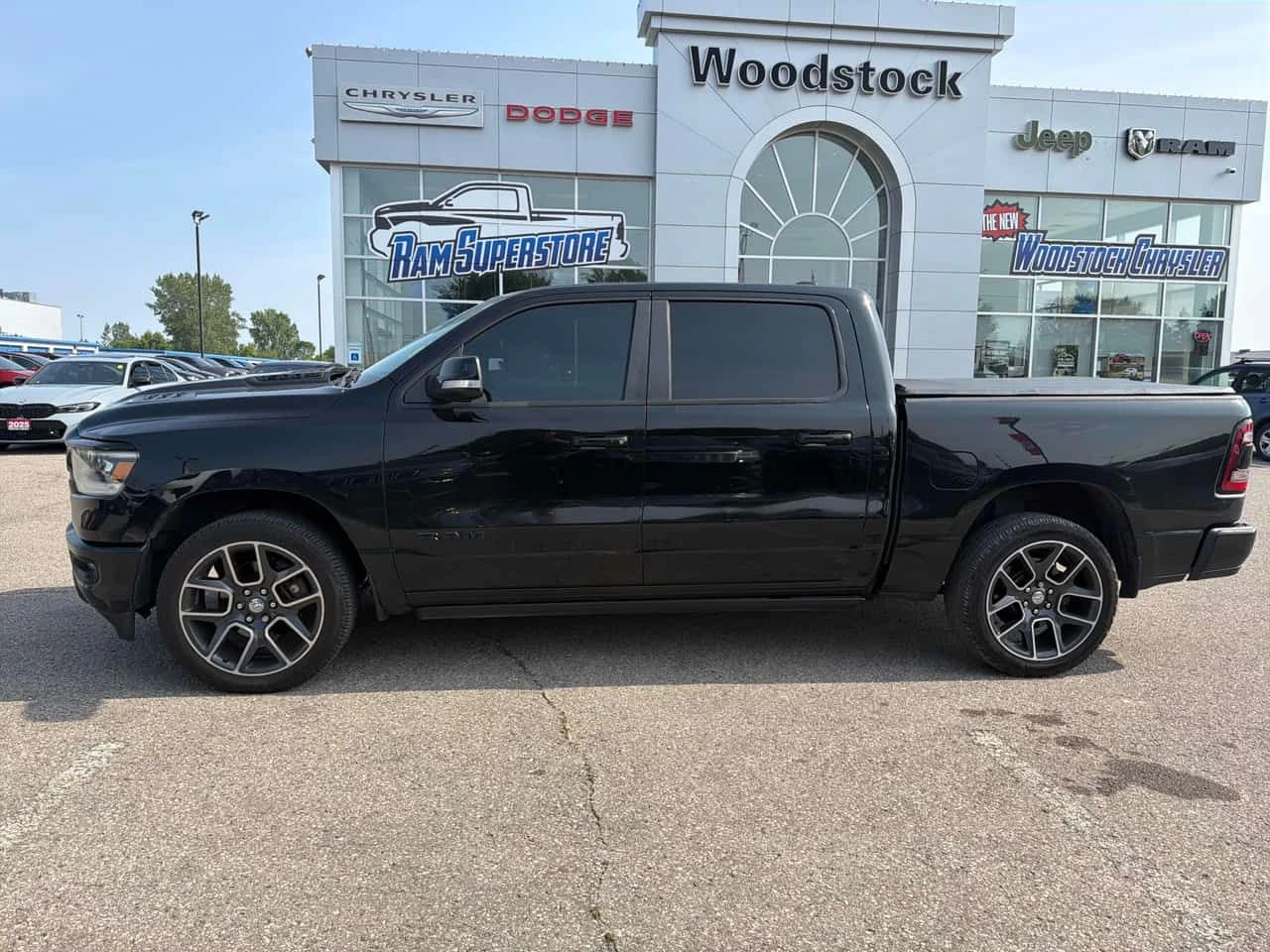 Dodge RAM 1500  Sport / CARFAX / КЛИП НА МОТОРА , снимка 2 - Автомобили и джипове - 55500356