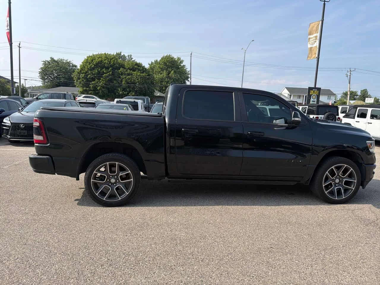 Dodge RAM 1500  Sport / CARFAX / КЛИП НА МОТОРА , снимка 3 - Автомобили и джипове - 55500356
