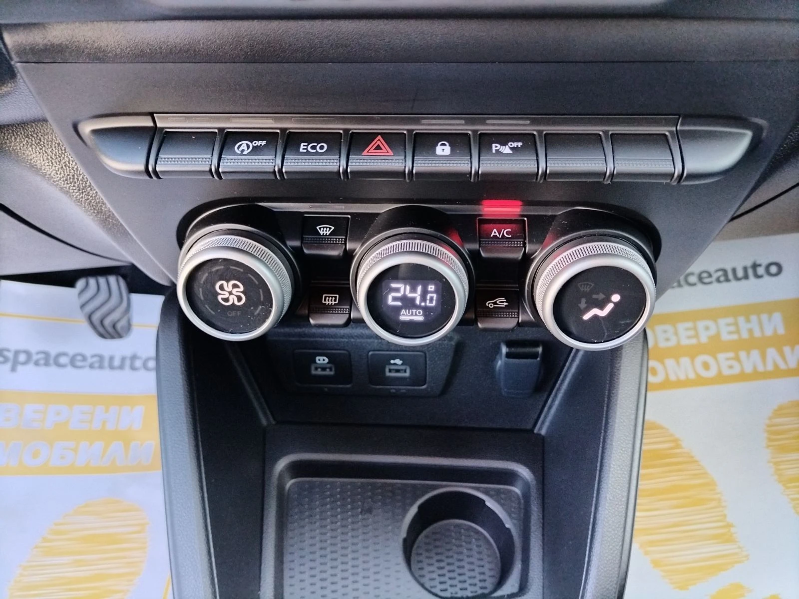 Dacia Duster 1.0Tce/100к.с./ECO-G/JOURNEY/Бензин+ Газ, снимка 16 - Автомобили и джипове - 55749518