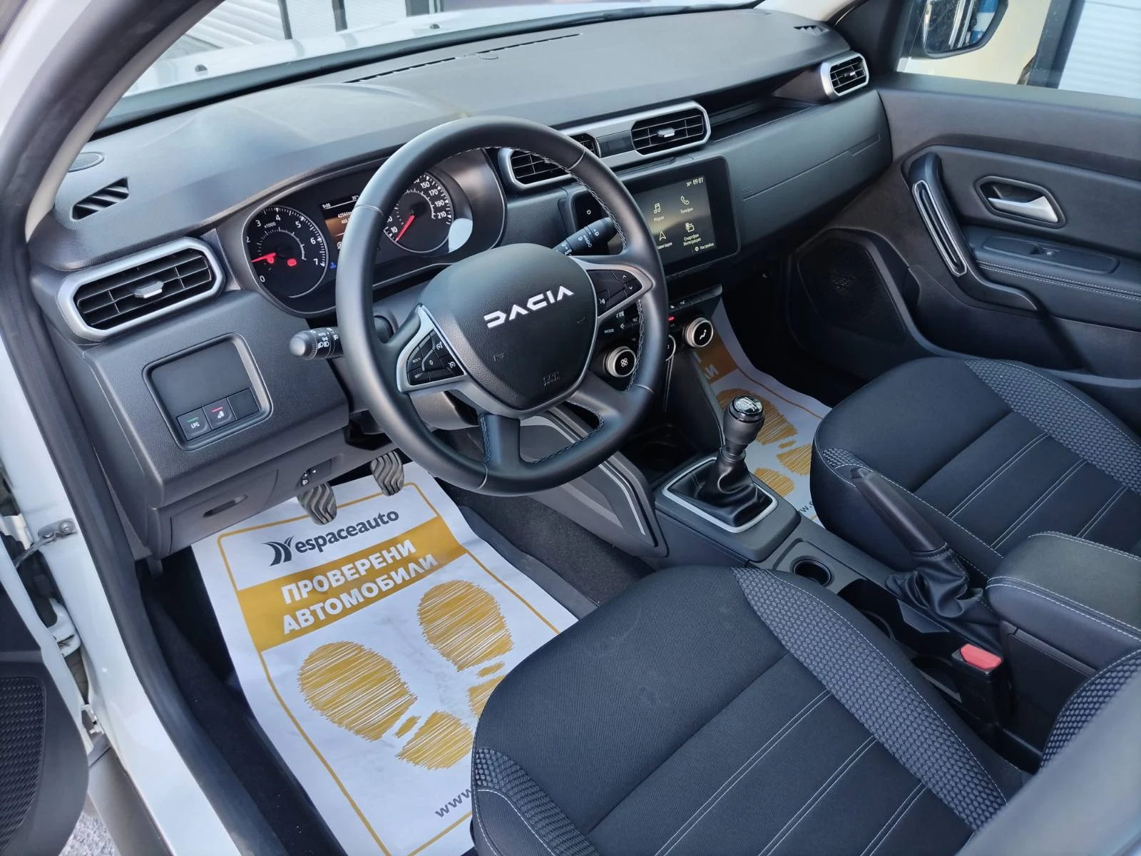 Dacia Duster 1.0Tce/100к.с./ECO-G/JOURNEY/Бензин+ Газ, снимка 12 - Автомобили и джипове - 55749518