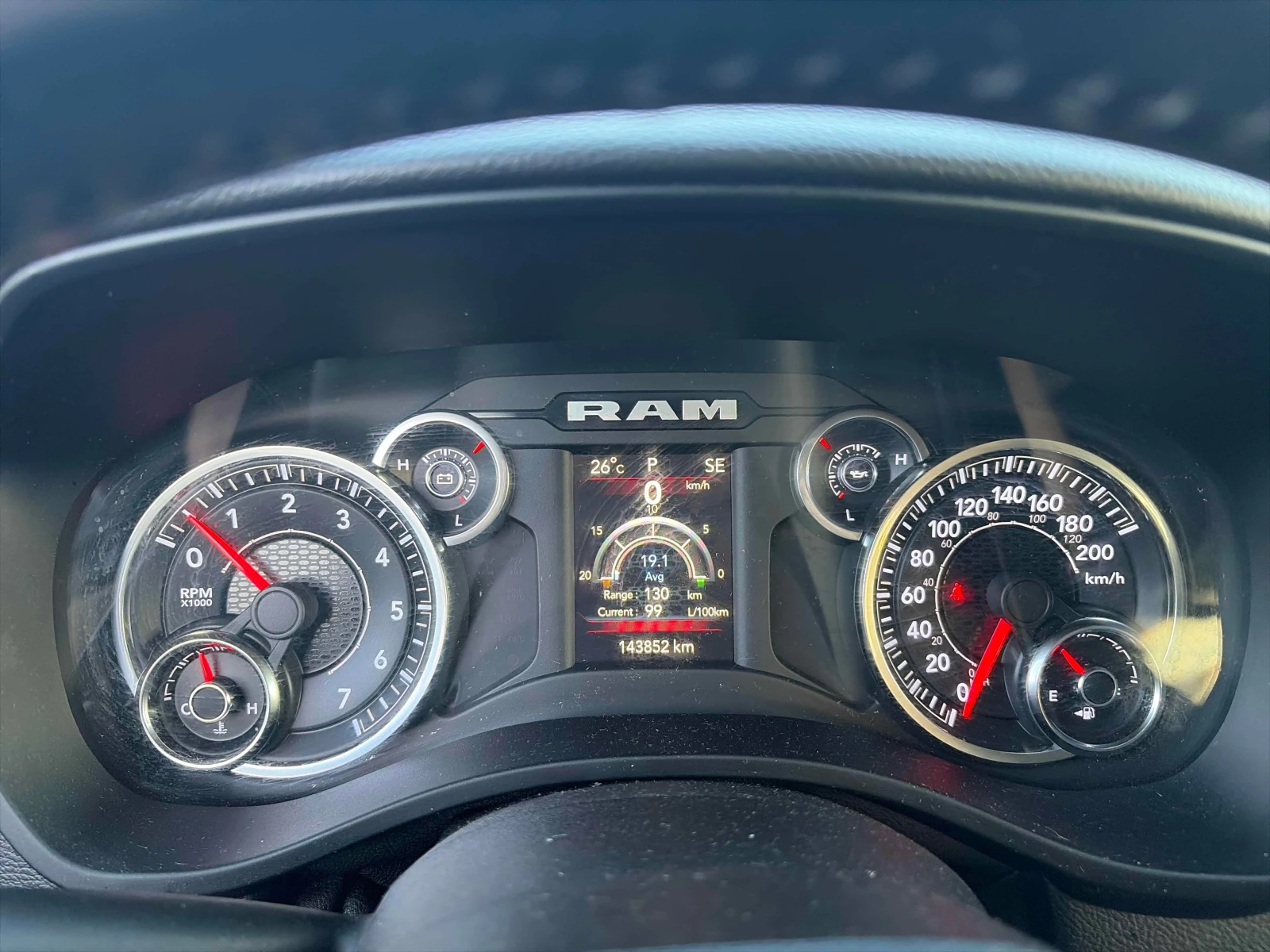 Dodge RAM 1500 * Big Horn * CARFAX * БЕЗ ПЪРВОНАЧАЛНА ВНОСКА, снимка 8 - Автомобили и джипове - 55842620