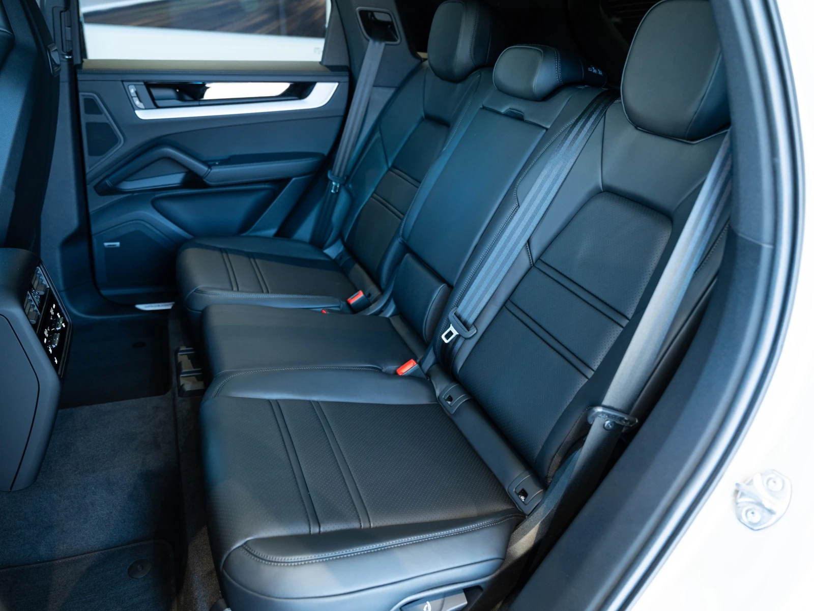 Porsche Cayenne, снимка 14 - Автомобили и джипове - 56265075