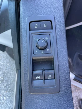 VW T6 2.0TDI/Auto/Парктроник/Навигация , снимка 12