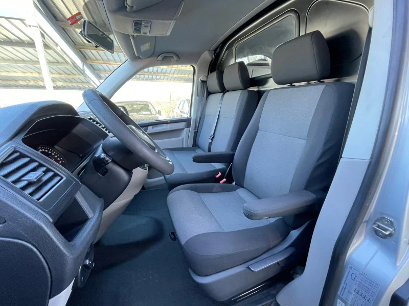VW T6 2.0TDI/Auto/Парктроник/Навигация , снимка 9 - Бусове и автобуси - 52926940