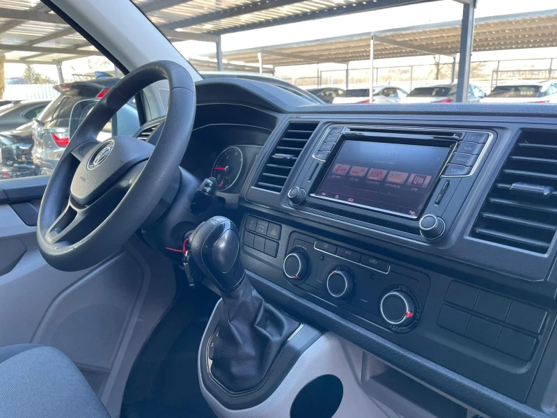VW T6 2.0TDI/Auto/Парктроник/Навигация , снимка 14 - Бусове и автобуси - 52926940