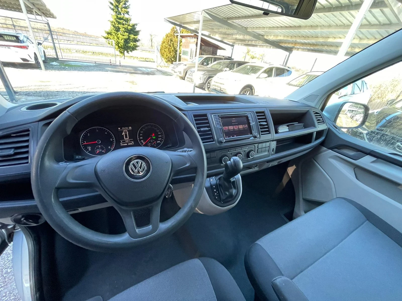 VW T6 2.0TDI/Auto/Парктроник/Навигация  - изображение 10