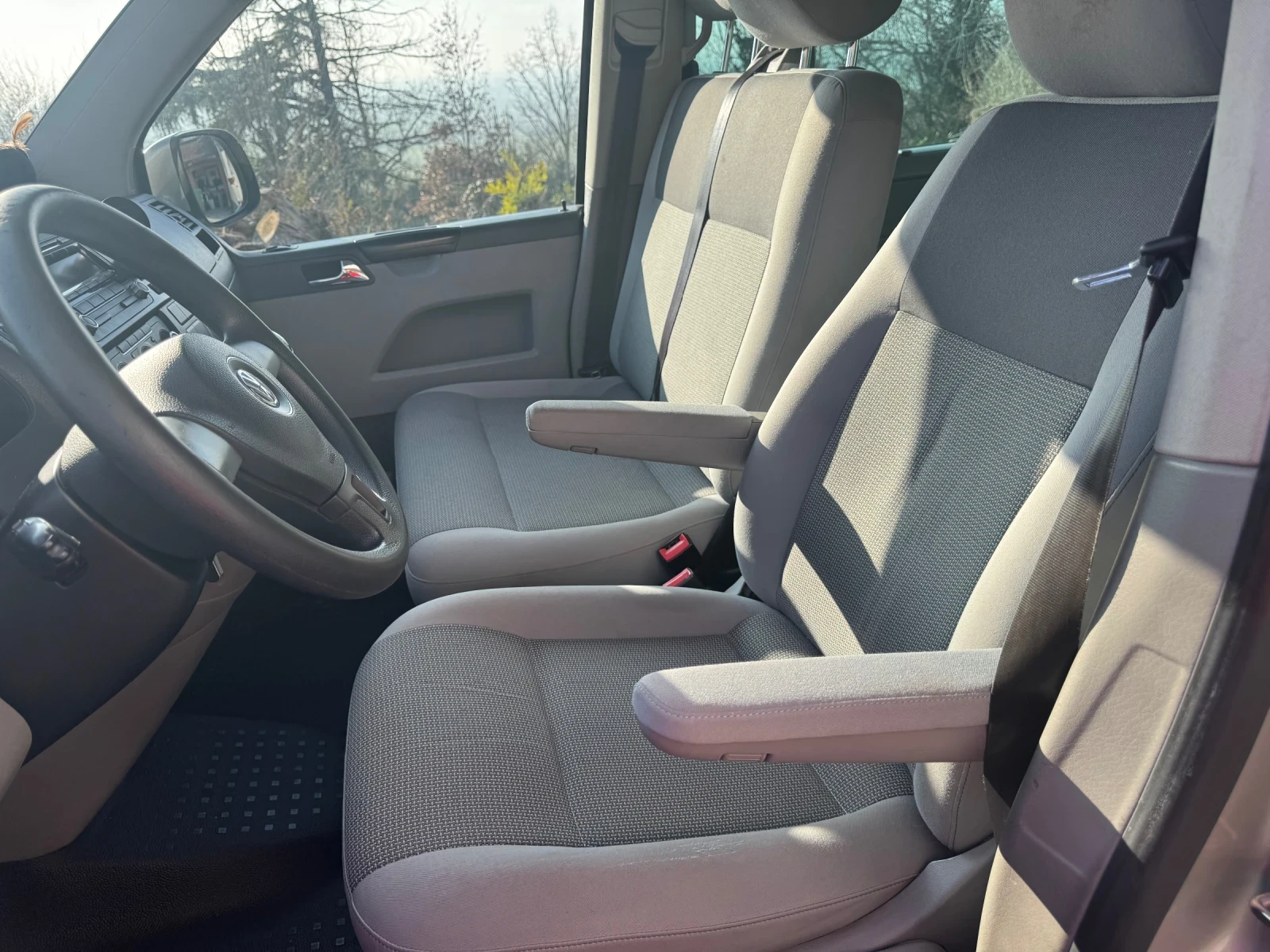 VW Caravelle 2.0 TDi - изображение 10