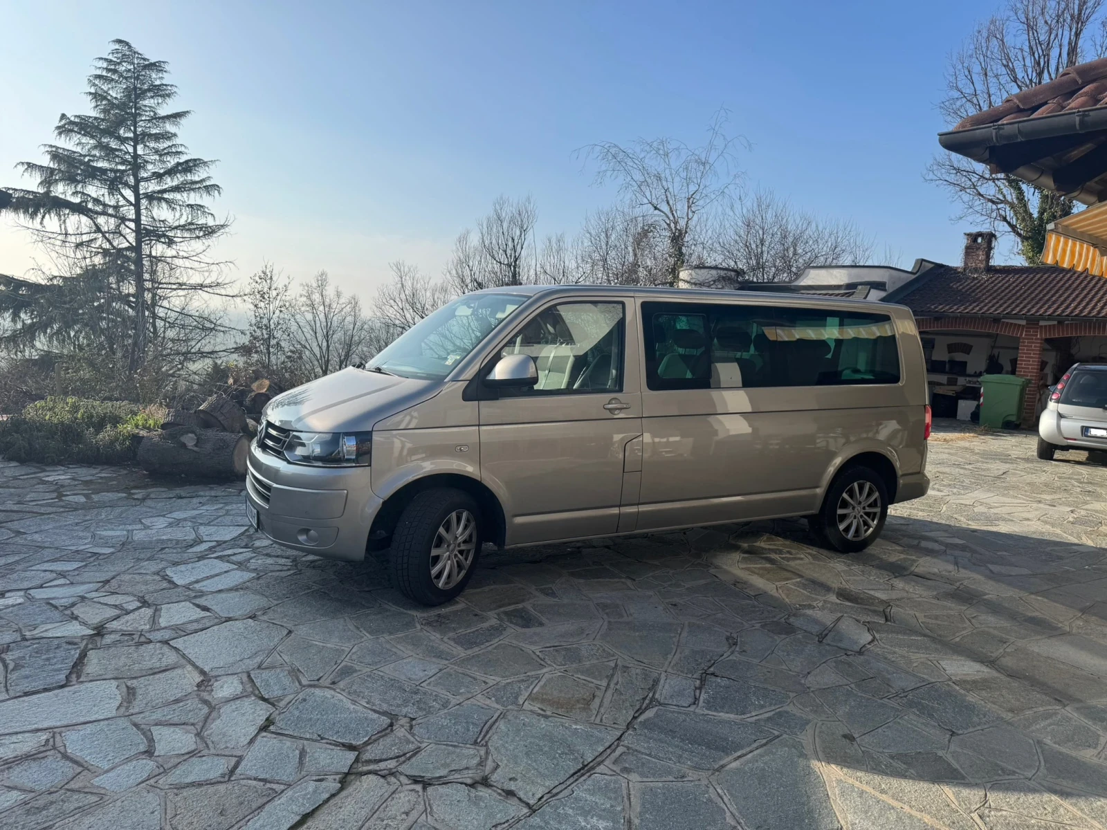 VW Caravelle 2.0 TDi - изображение 2
