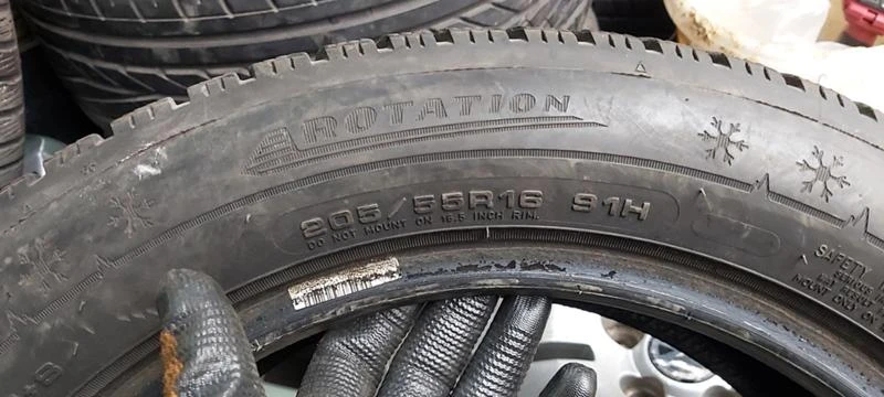 Гуми Зимни 205/55R16, снимка 8 - Гуми и джанти - 34366950