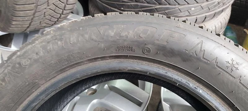 Гуми Зимни 205/55R16, снимка 5 - Гуми и джанти - 34366950