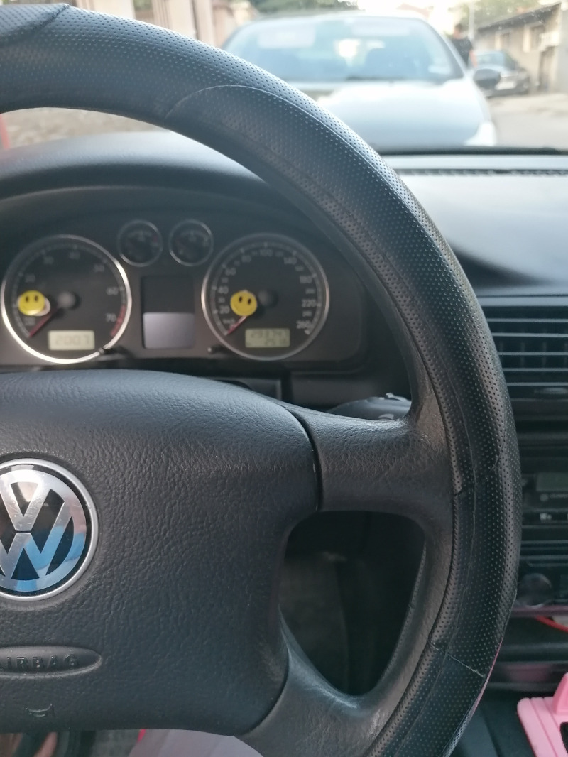 VW Passat 1.8 t, снимка 6 - Автомобили и джипове - 46410970