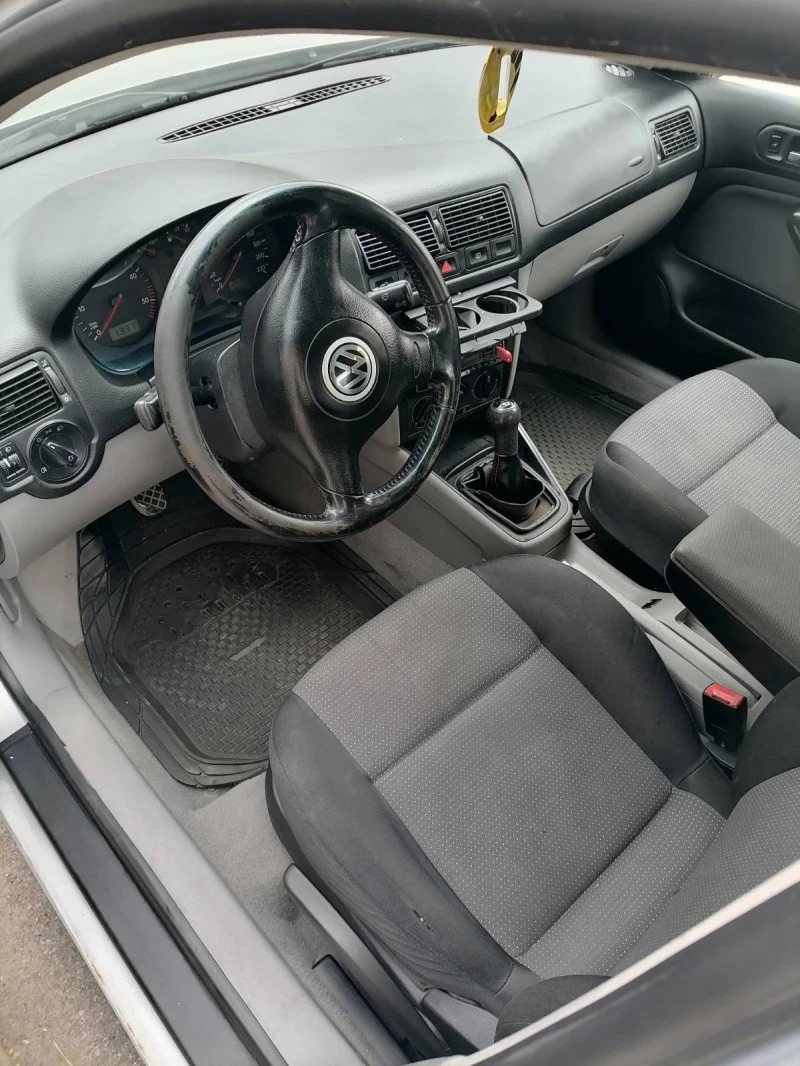 VW Golf TDI, снимка 5 - Автомобили и джипове - 46789114