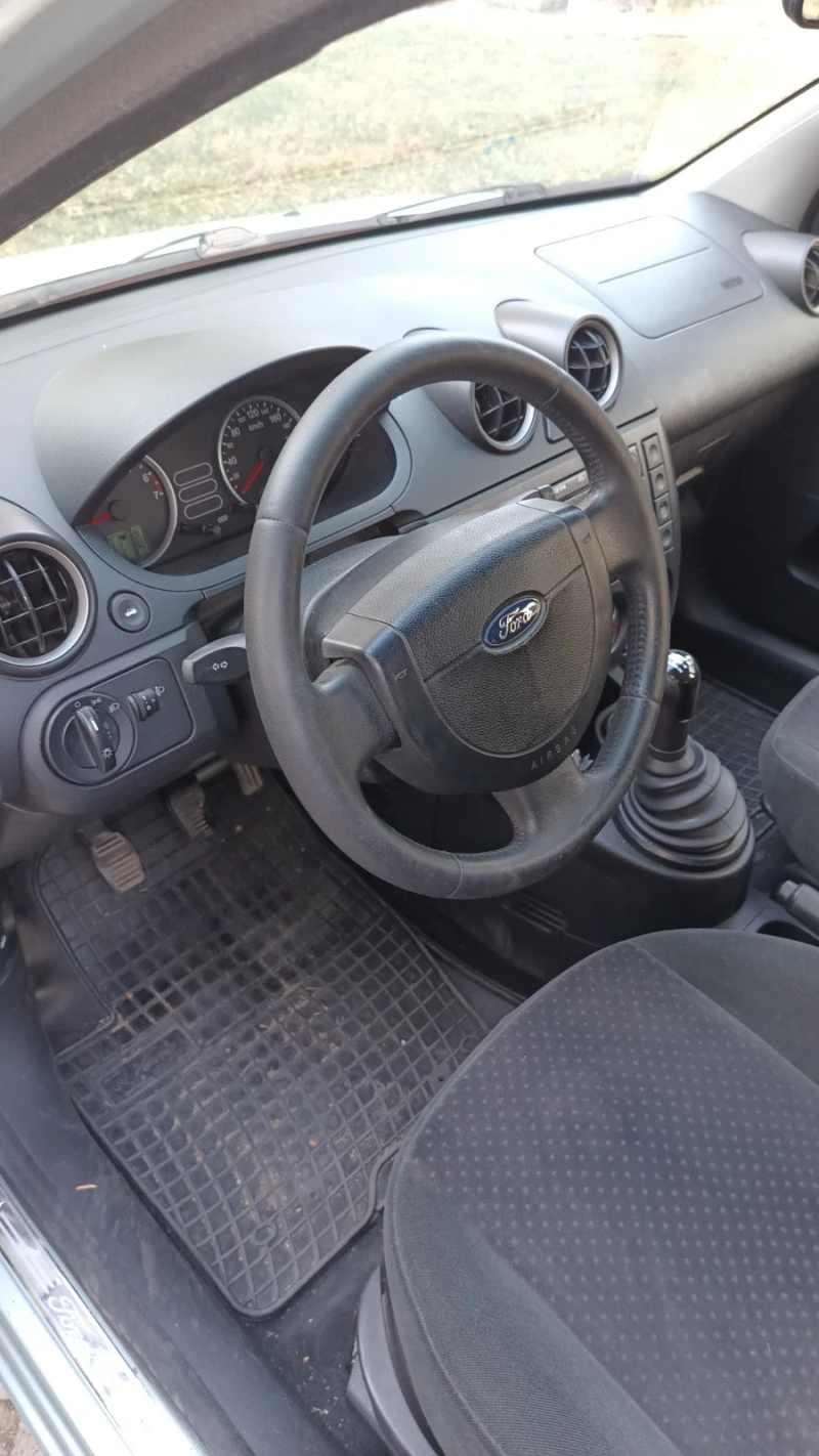 Ford Fiesta, снимка 6 - Автомобили и джипове - 47098021