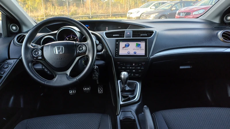 Honda Civic 1.6i-DTEC SWISS, снимка 10 - Автомобили и джипове - 47786812