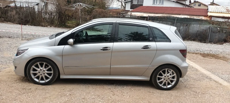 Mercedes-Benz B 180, снимка 3 - Автомобили и джипове - 47929588