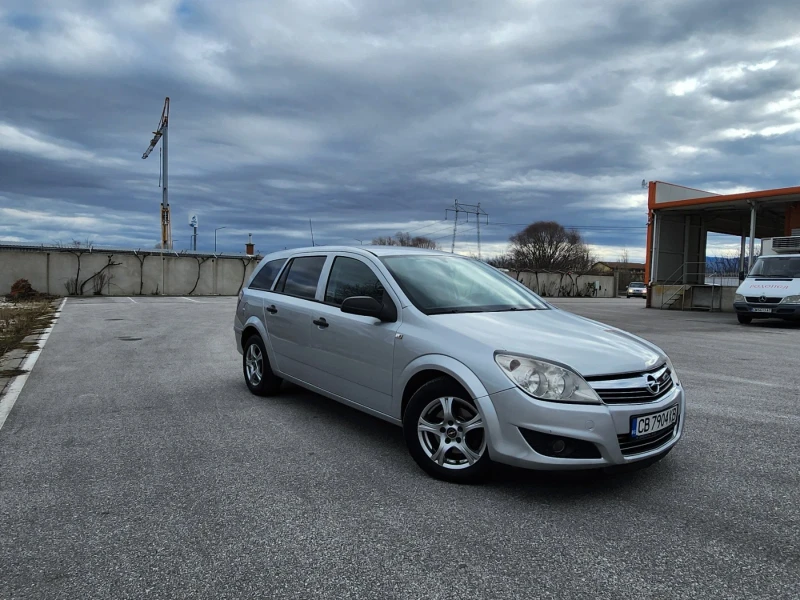 Opel Astra 1.7 cdti, снимка 9 - Автомобили и джипове - 48646698