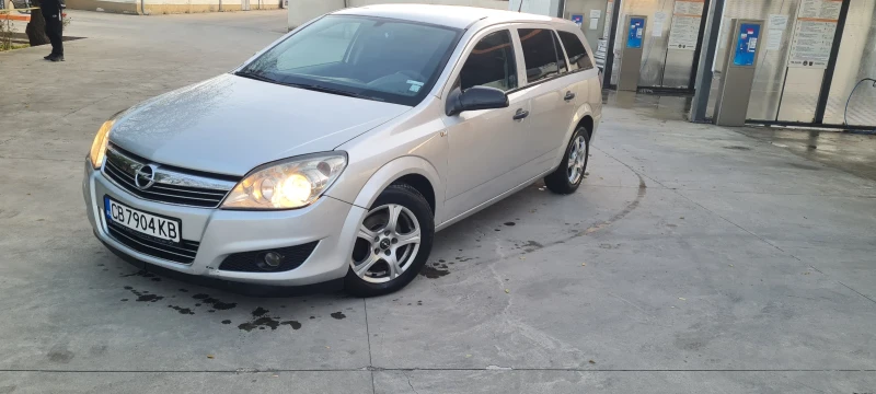 Opel Astra 1.7 cdti, снимка 2 - Автомобили и джипове - 47928355