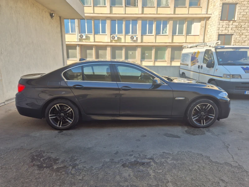 BMW 520 М-ПАКЕТ* БИ-КСЕНОН* НАВИ* ЕЛ-КОЖЕН-САЛОН, снимка 4 - Автомобили и джипове - 48707595