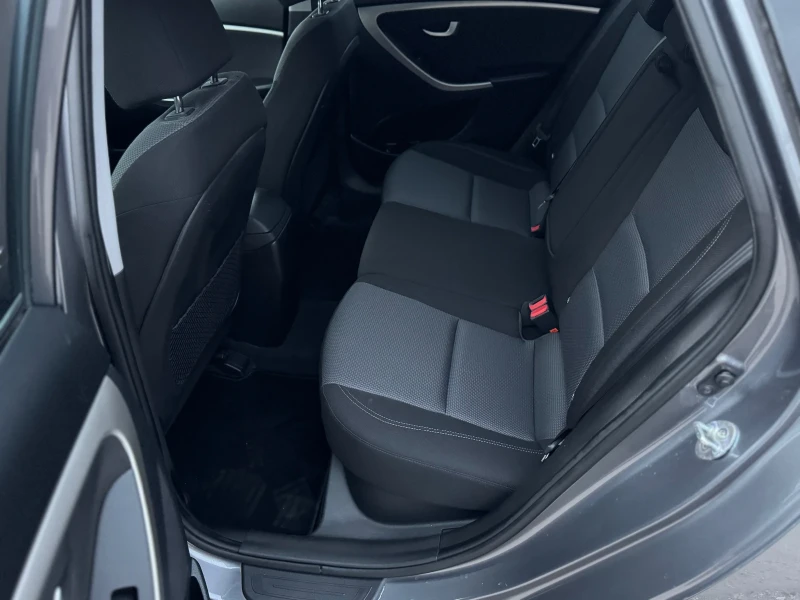 Hyundai I30 1.6CRDI 136к.с , снимка 13 - Автомобили и джипове - 48829908