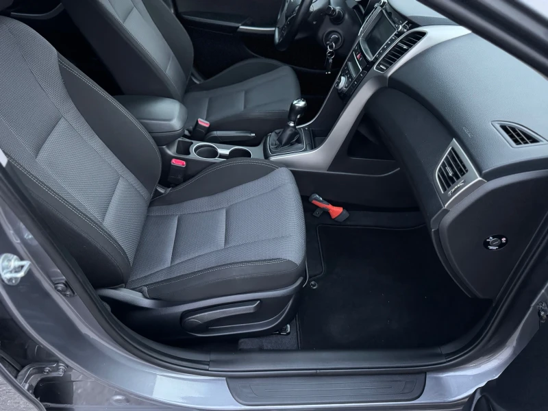 Hyundai I30 1.6CRDI 136к.с , снимка 8 - Автомобили и джипове - 48829908