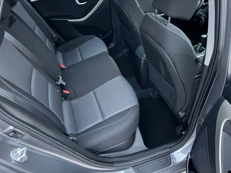 Hyundai I30 1.6CRDI 136к.с , снимка 12 - Автомобили и джипове - 48829908