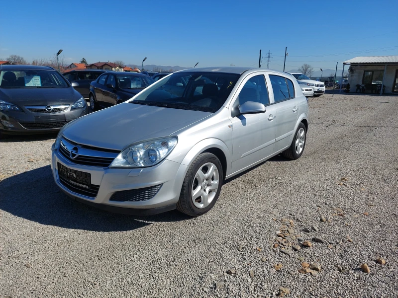 Opel Astra 1.4i, снимка 1 - Автомобили и джипове - 49411736