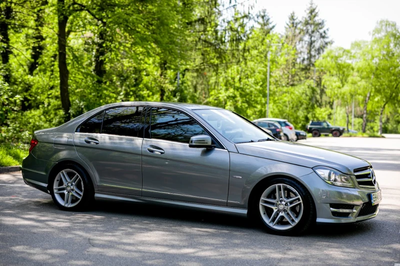 Mercedes-Benz C 250 AMG, снимка 3 - Автомобили и джипове - 52309938