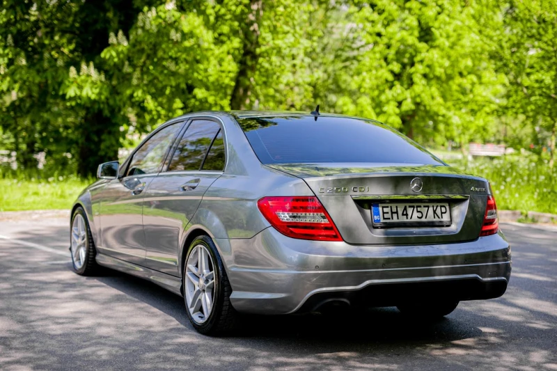 Mercedes-Benz C 250 AMG, снимка 5 - Автомобили и джипове - 52309938