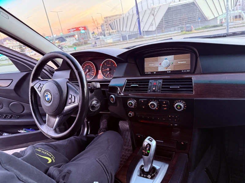 BMW 530, снимка 12 - Автомобили и джипове - 52815419