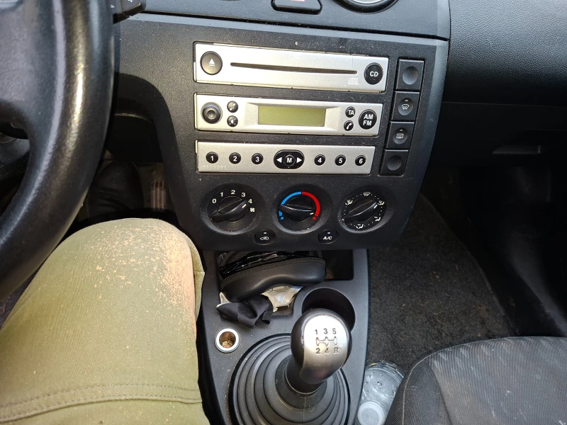 Ford Fiesta, снимка 2 - Автомобили и джипове - 52866756