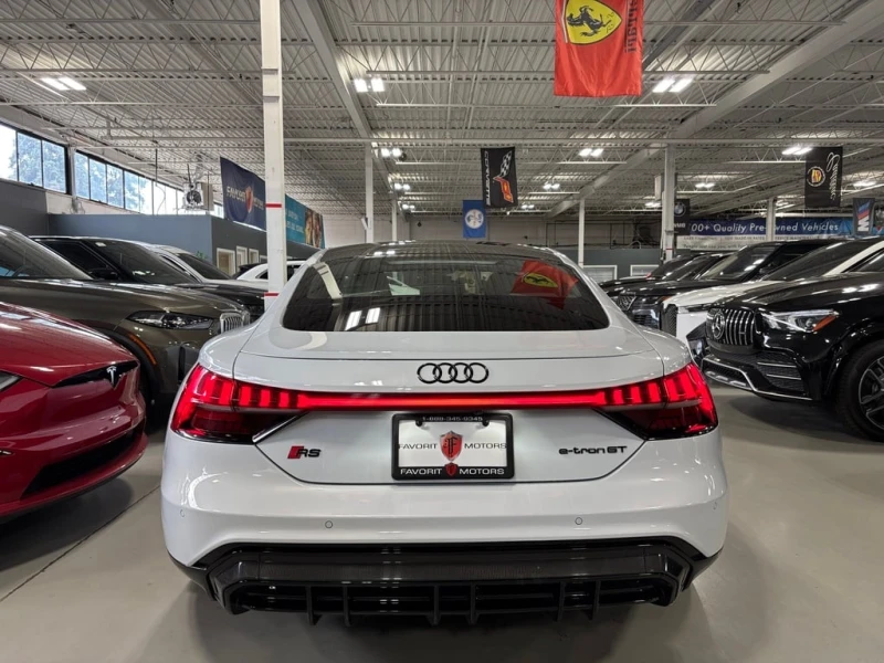 Audi E-Tron GT * RS * QUATTRO| CARBON| MASSAGE| LASER| 3DC, снимка 8 - Автомобили и джипове - 52927190