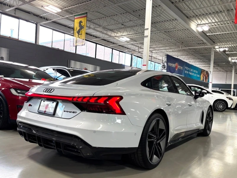 Audi E-Tron GT * RS * QUATTRO| CARBON| MASSAGE| LASER| 3DC, снимка 6 - Автомобили и джипове - 52927190