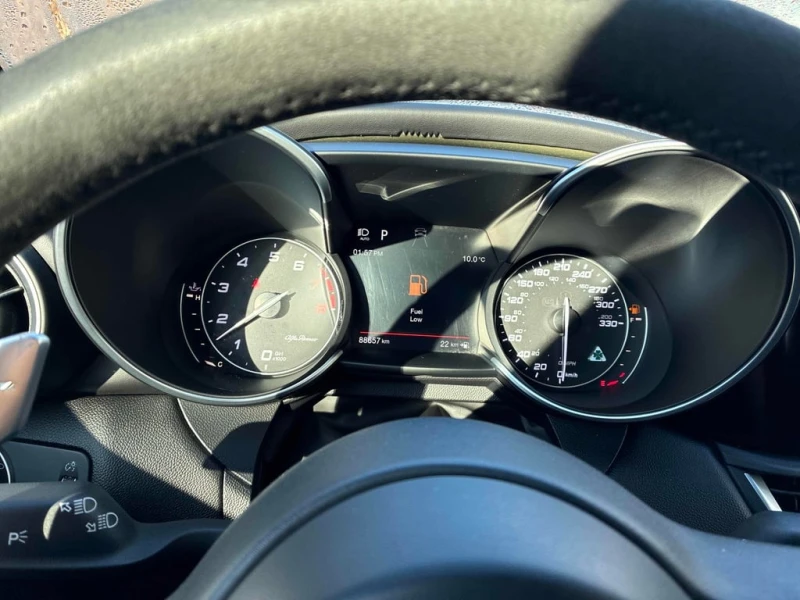 Alfa Romeo Giulia * Quadrifoglio * CARFAX * , снимка 8 - Автомобили и джипове - 53187307