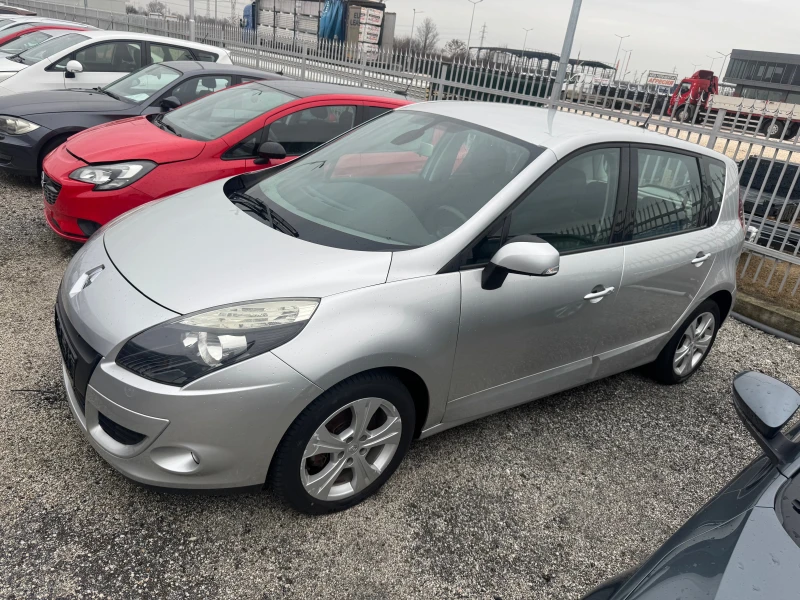 Renault Scenic 1.5 DCI, снимка 3 - Автомобили и джипове - 53274947