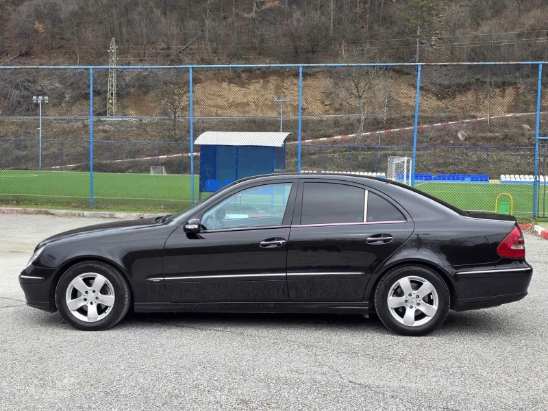 Mercedes-Benz E 270 Топ състояние, снимка 7 - Автомобили и джипове - 53478451