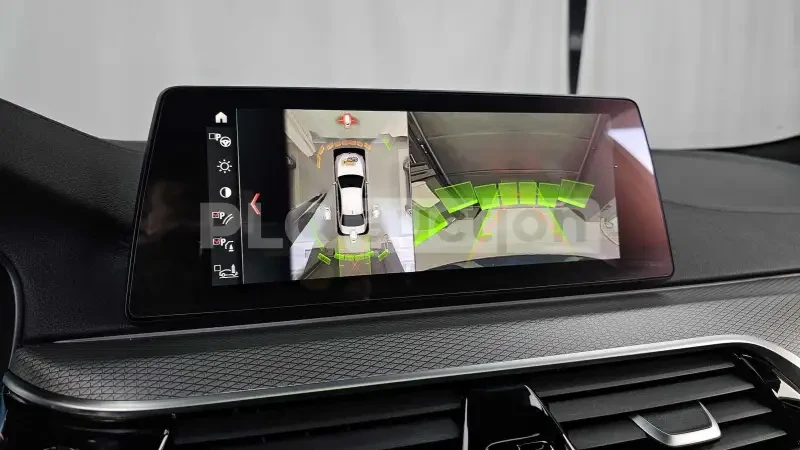 BMW 550 d xDrive| 360| ОБДУХ| DISTRONIC| ВКЛ.ТЕХНОТЕСТ, снимка 8 - Автомобили и джипове - 54669629