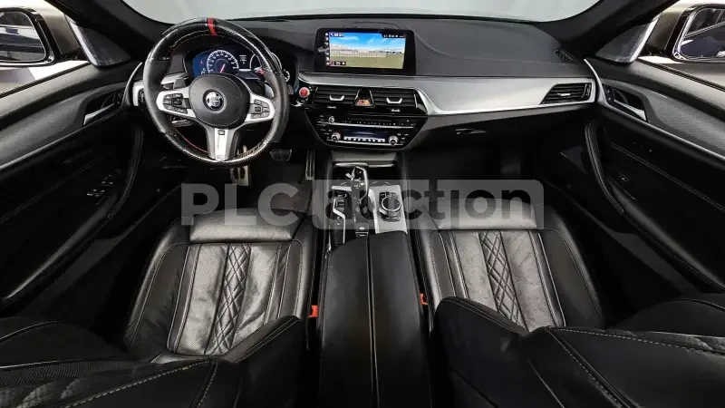 BMW 550 d xDrive| 360| ОБДУХ| DISTRONIC| ВКЛ.ТЕХНОТЕСТ, снимка 13 - Автомобили и джипове - 54669629