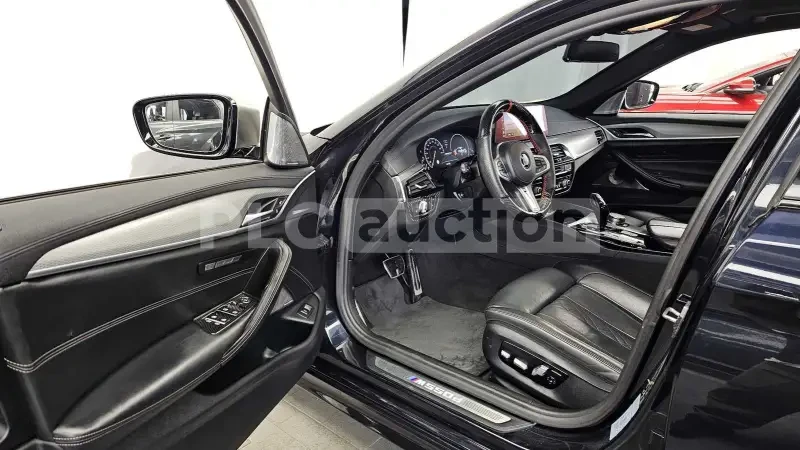 BMW 550 d xDrive| 360| ОБДУХ| DISTRONIC| ВКЛ.ТЕХНОТЕСТ, снимка 10 - Автомобили и джипове - 54669629
