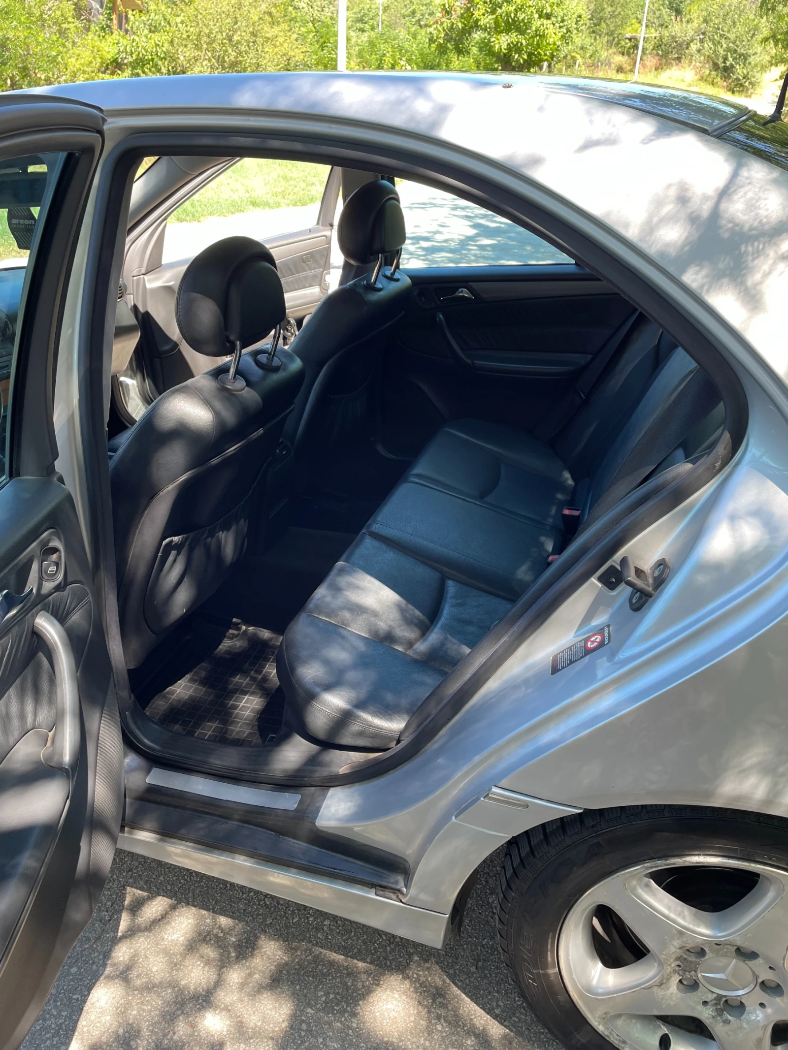 Mercedes-Benz C 320  - изображение 9