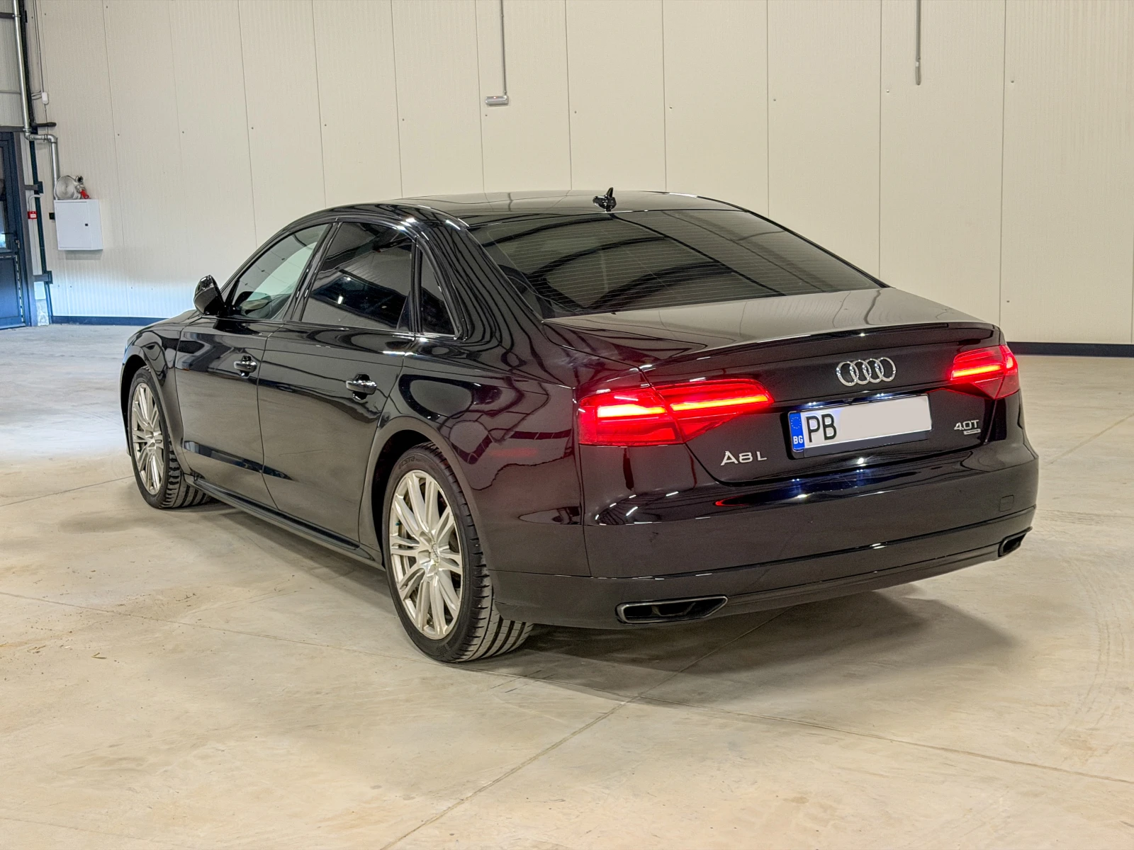 Audi A8 4.0 TFSI LONG V8 S-Line - изображение 4